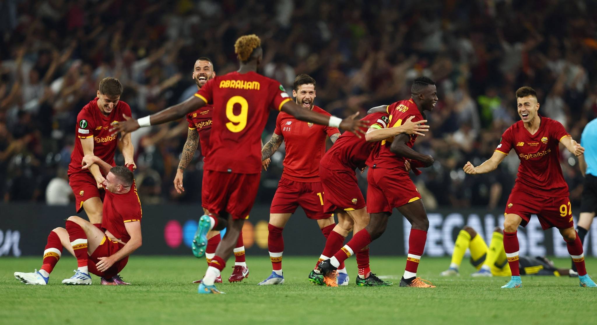 罗马客场不敌那不勒斯,意甲争冠形势动荡 罗马客场不敌那不勒斯,意甲争冠形势动荡