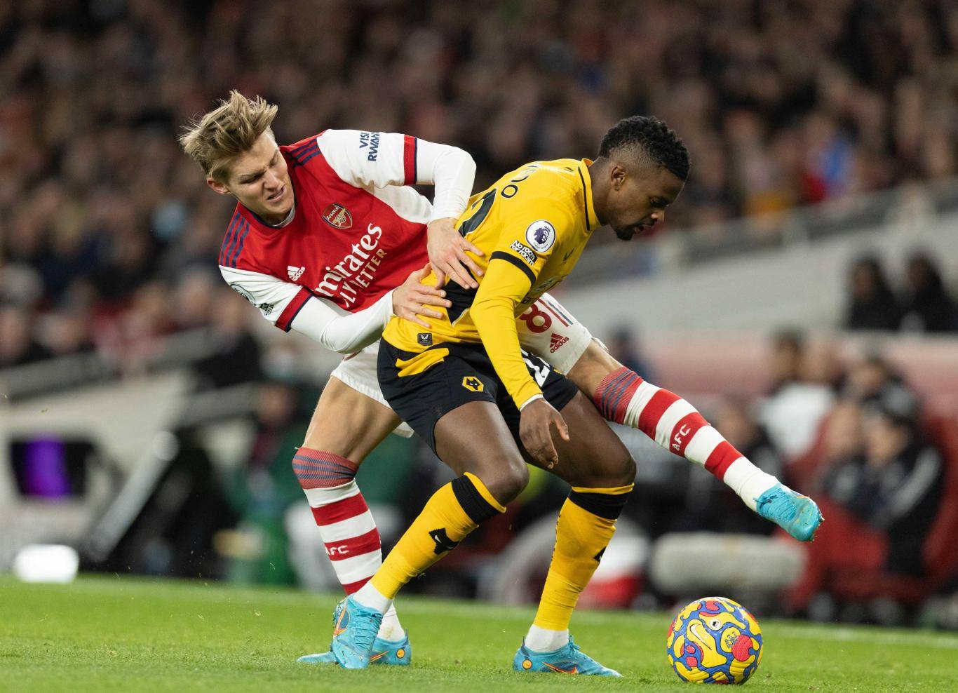 切尔西主场不敌狼队，遭遇赛季第三场失利(切尔西队狼队比赛结果)