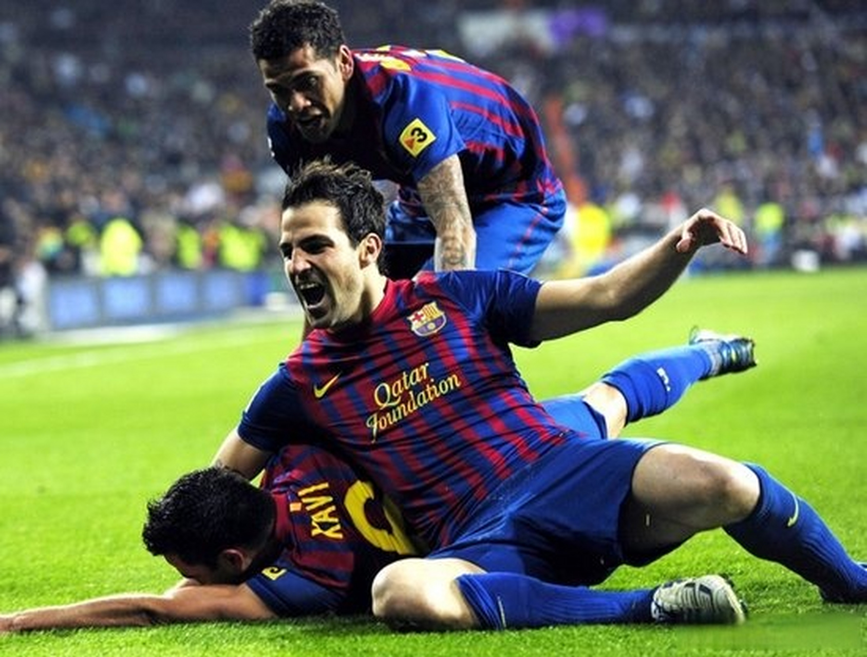 梅西连场进球，巴萨彻底碾压对手(梅西出场前后巴萨判若两队 登场136秒破门创纪录)